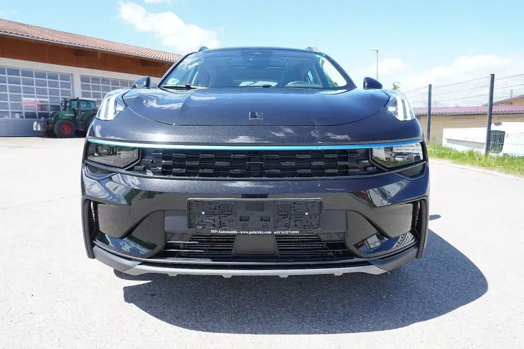 Second-hand Lynk & Co 01 197 CP (144 kW) 2022 Negru SUV