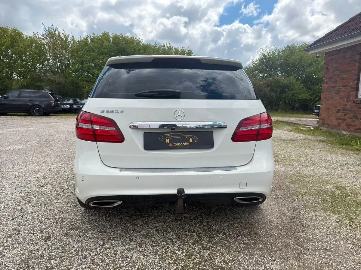 Gebraucht Mercedes B220 Style 170 PS (125 kW) 2019 Weiß Van / Kleinbus