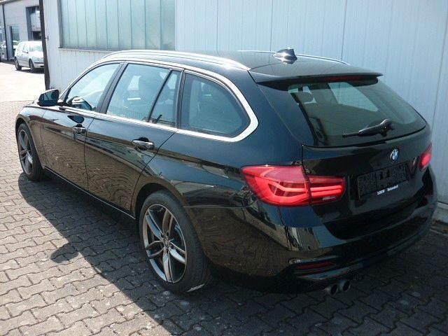 Gebraucht BMW 320 Advantage 184 PS (135 kW) 2018 Schwarz ii Kombi