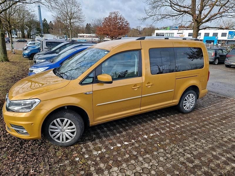 Gebraucht VW Caddy Maxi Highline 135 PS (99 kW) 2020 Gold Van / Kleinbus