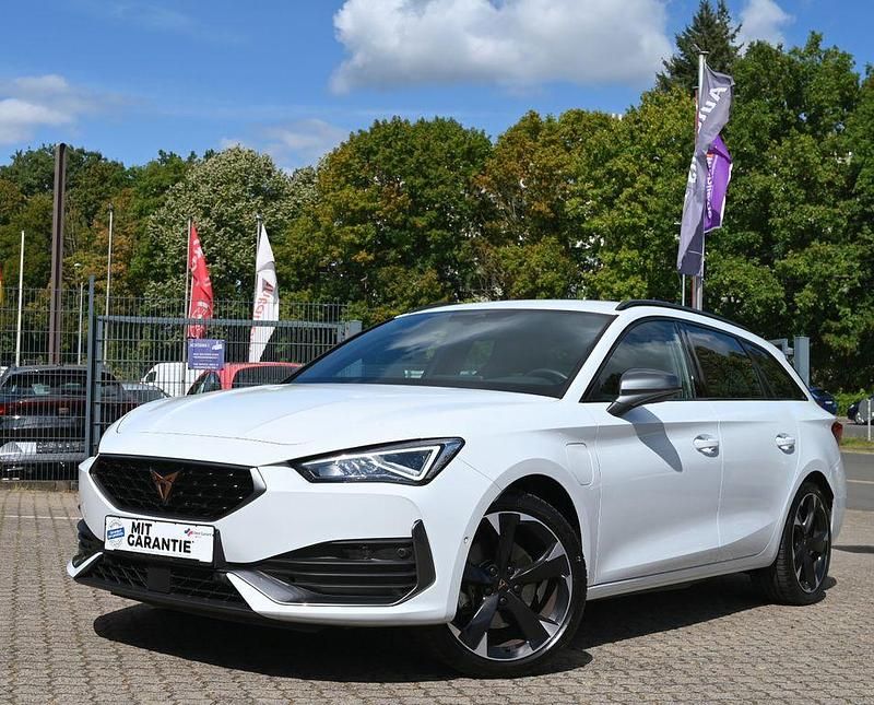 Weiß Gebraucht 2023 Cupra Leon Limousine | 24.989 € (Superpreis) - Bild 1/4