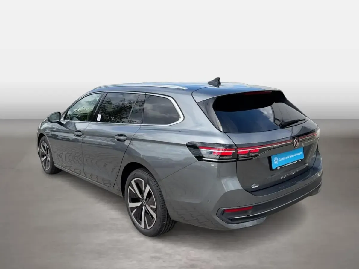 Gebraucht VW Passat Business 150 PS (110 kW) 2025 Grau Kombi