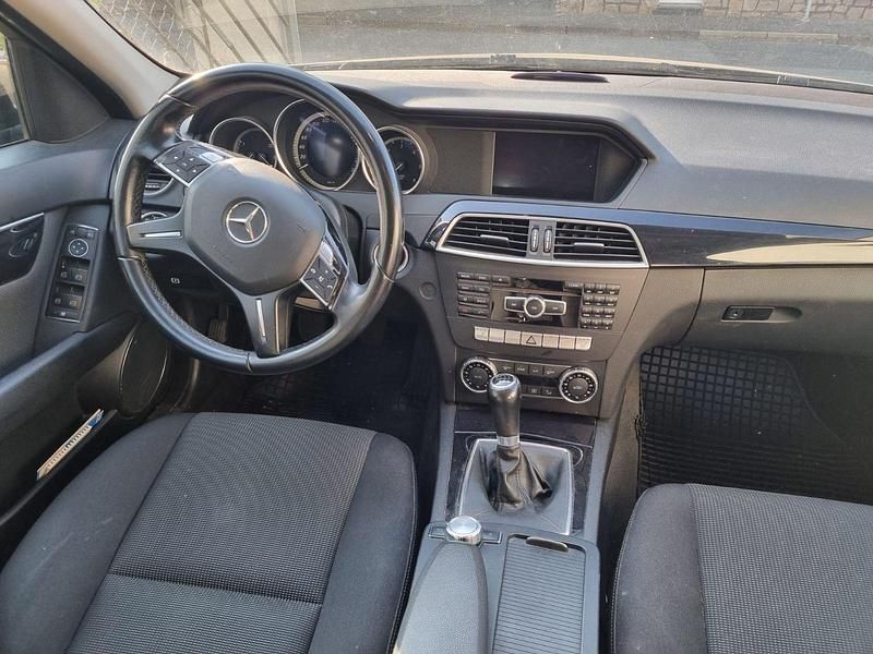 Gebraucht Mercedes C200 136 PS (100 kW) 2011 Schwarz Kombi