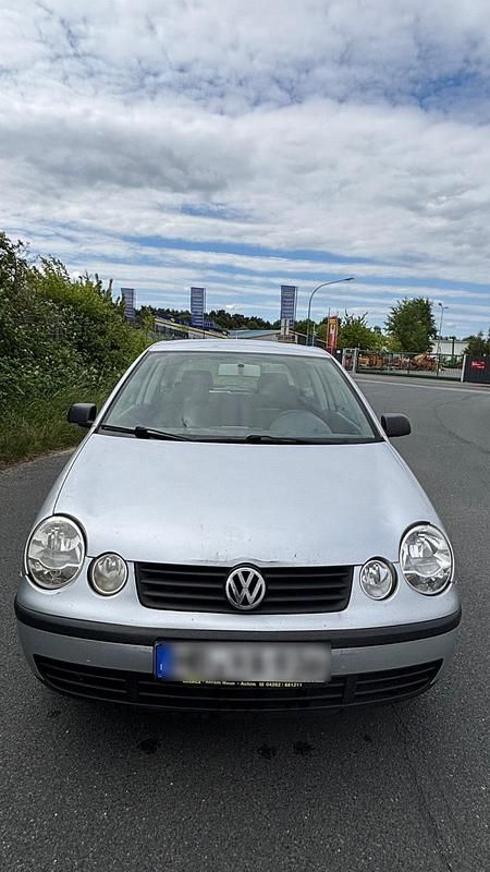 Grau Gebraucht 2004 VW Polo Kleinwagen | 1.299 € (Fairer Preis) - Bild 1/4