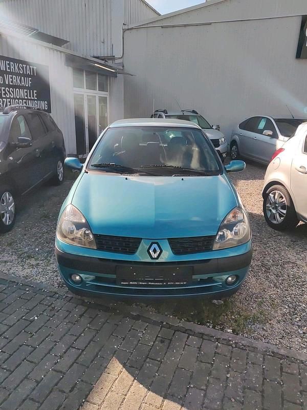 Blau Gebraucht 2002 Renault Clio II Initiale Kleinwagen | 2.700 € - Bild 1/4
