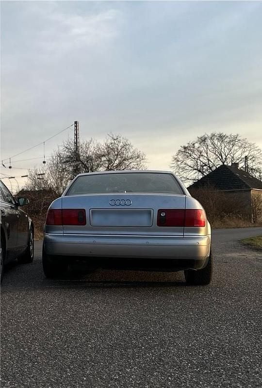 Usata Audi A8 180 CV (132 kW) 2002 Argento Berlina