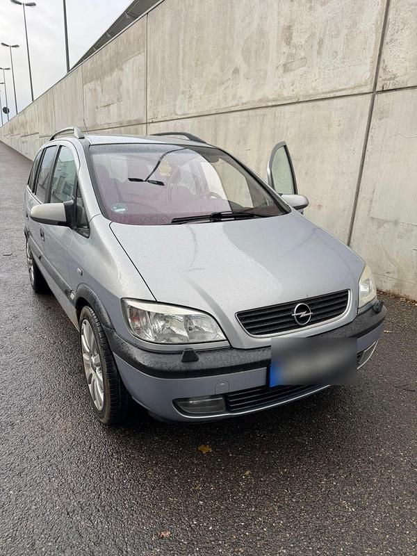 Silber Gebraucht 2002 Opel Zafira Van / Kleinbus | 1.490 € (Guter Preis) - Bild 1/4