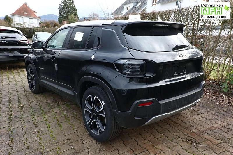Neu Jeep Avenger Summit 110 PS (80 kW) 2025 Volcano black SUV