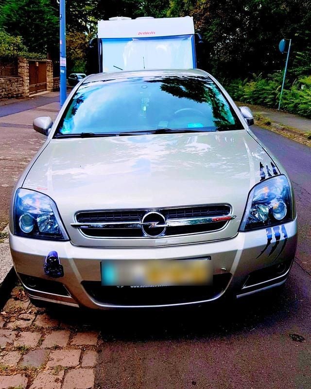 Grau Gebraucht 2003 Opel Vectra GTS Limousine | 2.500 € (Fairer Preis) - Bild 1/4