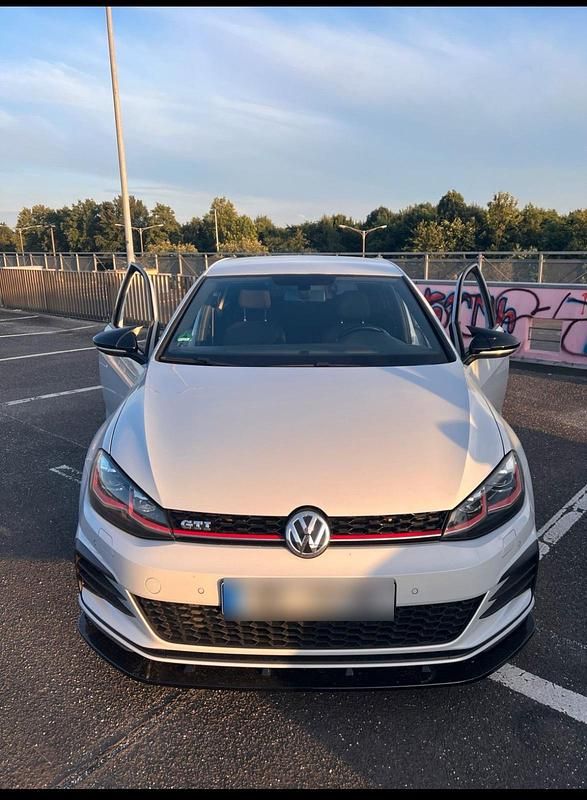 Gebraucht VW Golf VII GTI 310 PS (228 kW) 2017 Kleinwagen