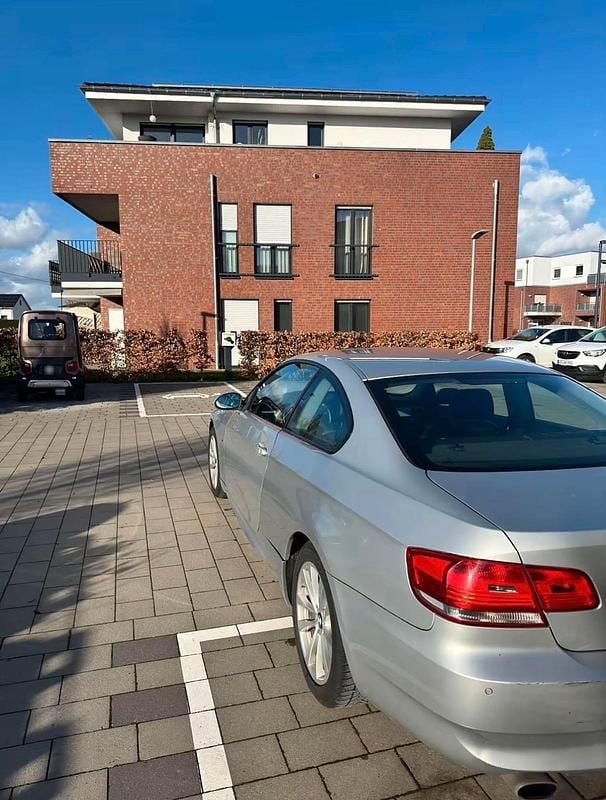 Second-hand BMW 320 170 CP (125 kW) 2009 Argintiu Coupe