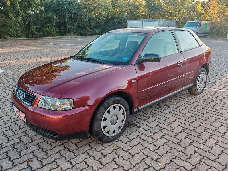 Rot Gebraucht 2001 Audi A3 Ambition Limousine | 1.900 € (Fairer Preis) - Bild 1/4