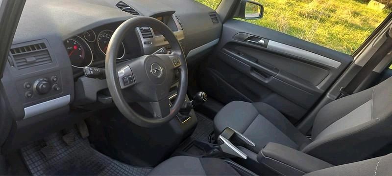 Gebraucht Opel Zafira 120 PS (88 kW) 2008 Silber Van / Kleinbus