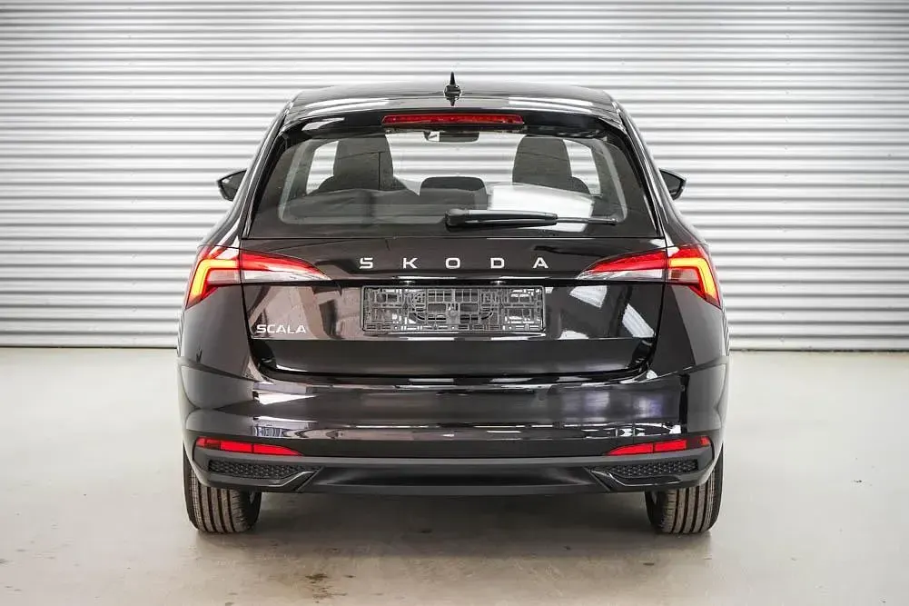 Neu Skoda Scala Selection 116 PS (85 kW) 2026 Black magic metallic (1z) Kleinwagen