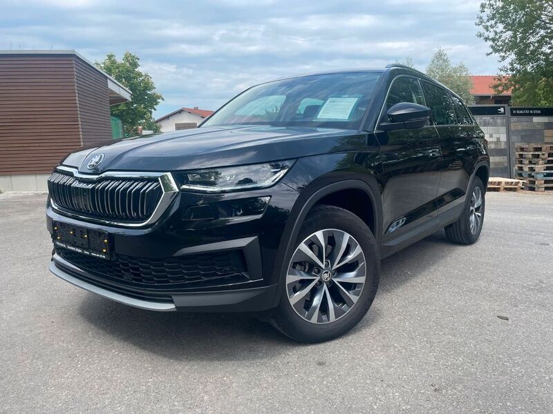 Schwarzmagic perleffekt Gebraucht 2024 Skoda Kodiaq Style SUV | 35.790 € (Guter Preis) - Bild 1/4