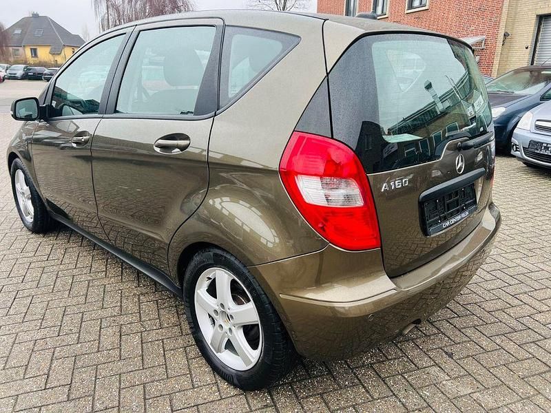 Gebraucht Mercedes A160 95 PS (69 kW) 2011 Braun Limousine