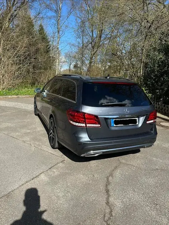Gebraucht Mercedes E400 Avantgarde 333 PS (244 kW) 2014 Grau Limousine