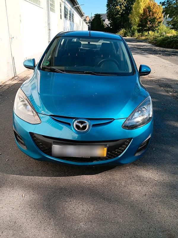 Blau Gebraucht 2014 Mazda 2 Limousine | 3.900 € - Bild 1/4