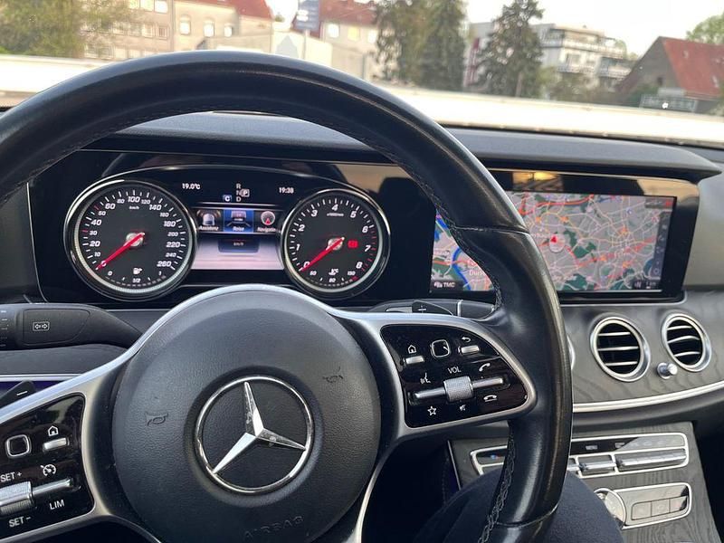 Second-hand Mercedes E200 184 CP (135 kW) 2019 Gri Berlinǎ