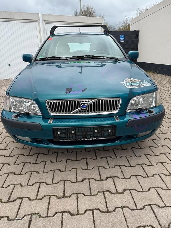 Gebraucht Volvo V40 136 PS (100 kW) 2001 Grün Kombi