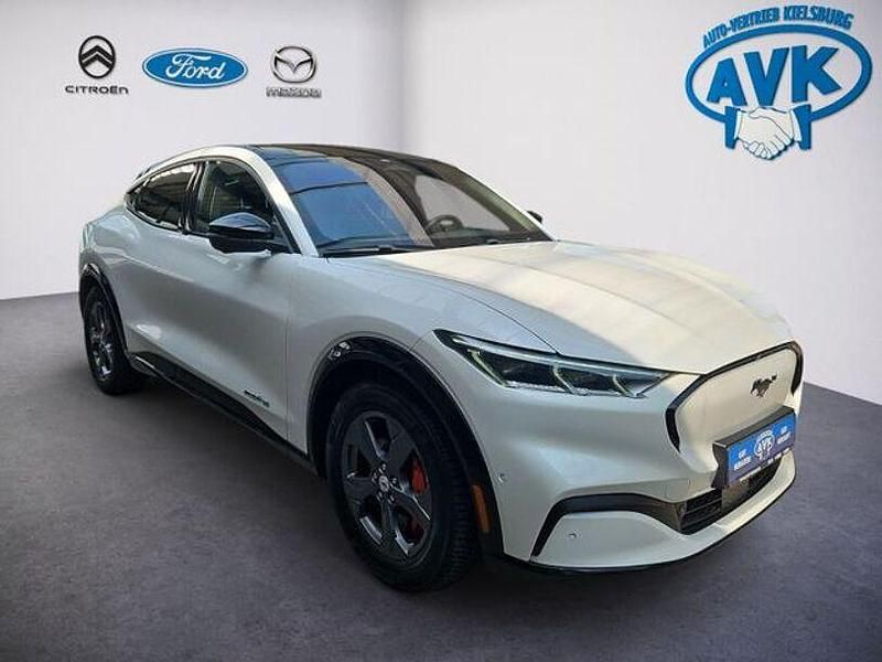 Starweiß metallic Gebraucht 2022 Ford Mustang Mach-E Standard Range SUV | 29.990 € (Fairer Preis) - Bild 1/4