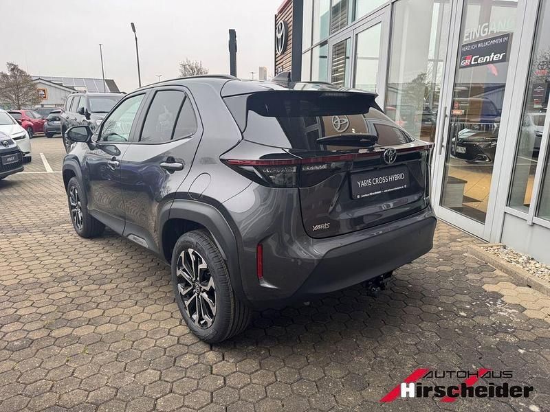 Gebraucht Toyota Yaris Cross 131 PS (96 kW) 2025 Grau SUV