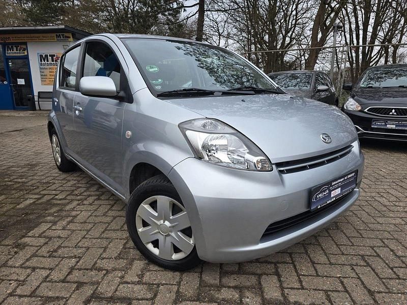 Gebraucht Daihatsu Sirion 69 PS (50 kW) 2007 Silber Kleinwagen