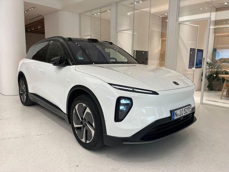 Weiß Gebraucht 2023 Nio EL6 SUV | 41.600 € - Bild 1/4