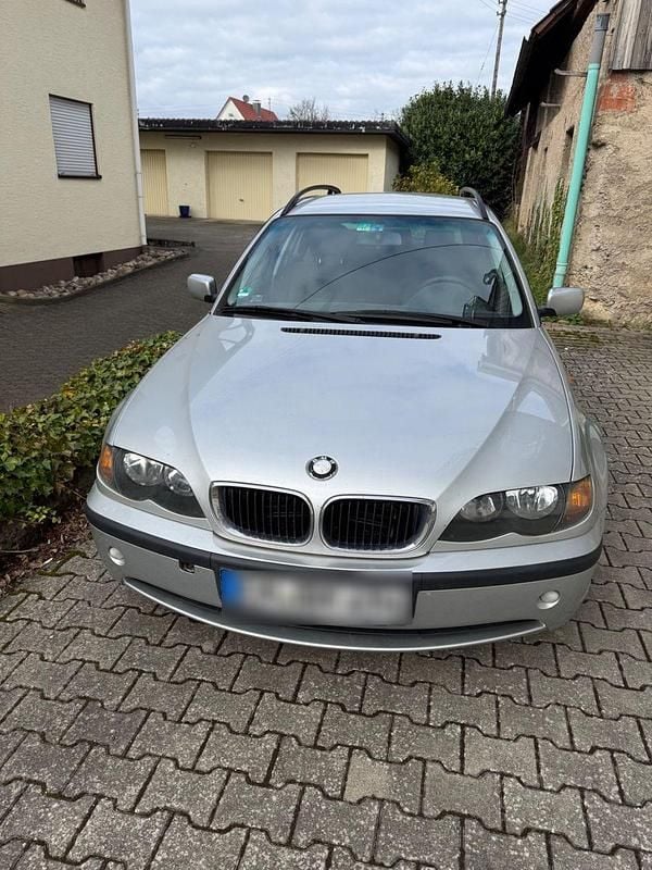 Gebraucht BMW 318 116 PS (85 kW) 2004 Silber Kombi