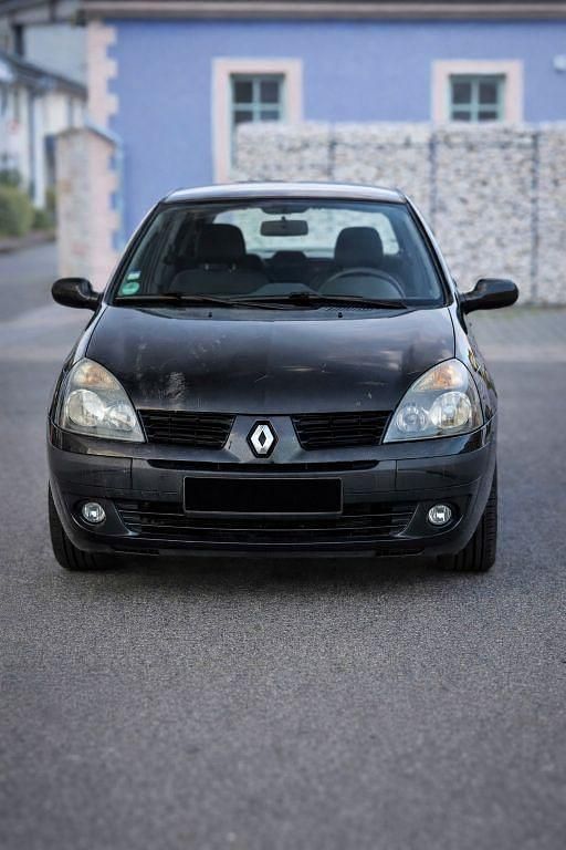 Gebraucht Renault Clio II 75 PS (55 kW) 2004 Schwarz Limousine