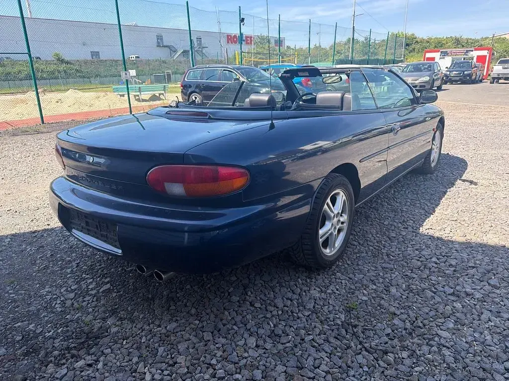 Usado Chrysler Stratus Limited 163 CV (119 kW) 2001 Azul Descapotable