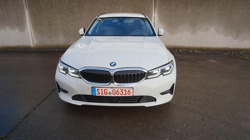 Gebraucht BMW 320 190 PS (139 kW) 2022 Weiß Kombi