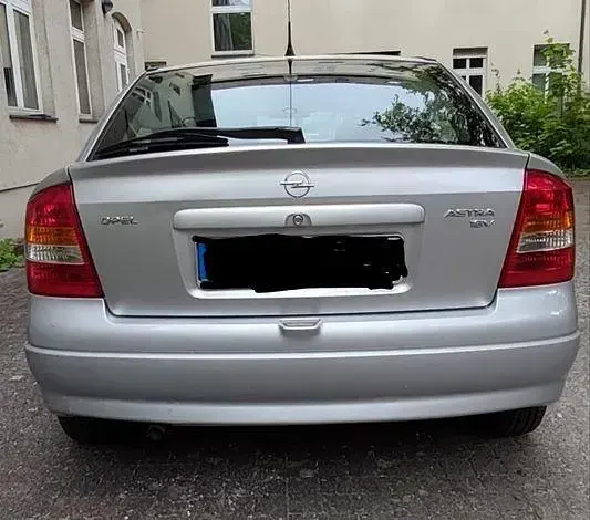 Gebraucht Opel Astra 65 PS (47 kW) 1998 Silber Limousine