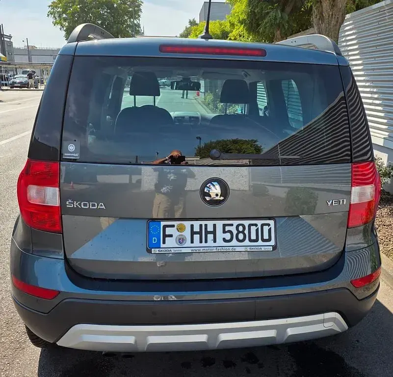 Gebraucht Skoda Yeti Active 122 PS (89 kW) 2014 Grau SUV