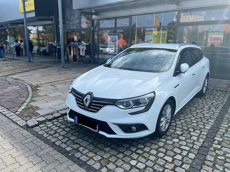 Weiß Gebraucht 2019 Renault Mégane GrandTour Kombi | 10.200 € (Fairer Preis) - Bild 1/4