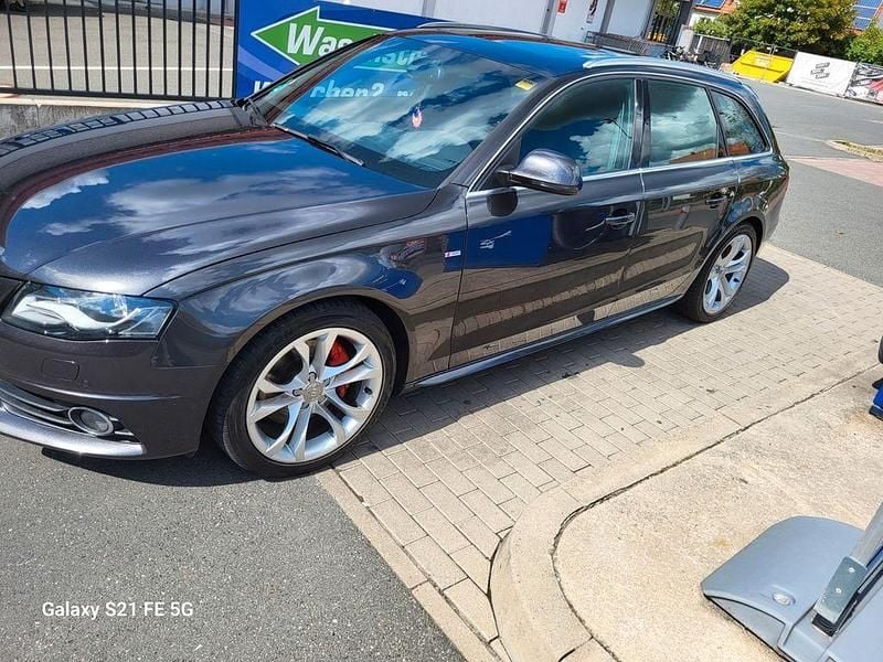 Grau Gebraucht 2008 Audi A4 S-Line Kombi | 9.000 € (Etwas zu teuer) - Bild 1/4