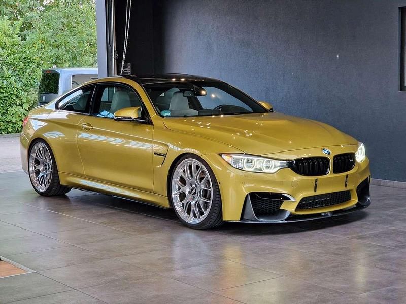 Gelb Gebraucht 2016 BMW M4 Performance Coupé | 43.999 € (Guter Preis) - Bild 1/2