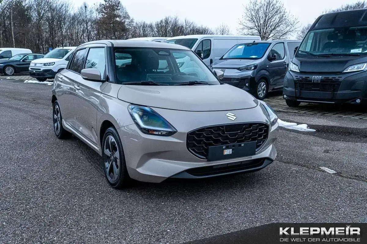 Neu Suzuki Swift Comfort+ 83 PS (61 kW) 2026 Caravan ivory met. Kleinwagen