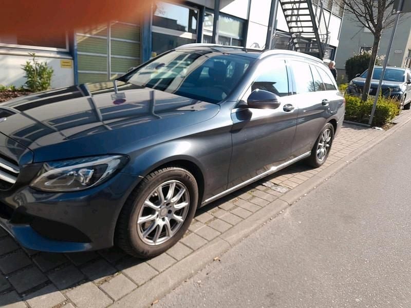 Grau Gebraucht 2016 Mercedes C250 Kombi | 11.850 € (Guter Preis) - Bild 1/4