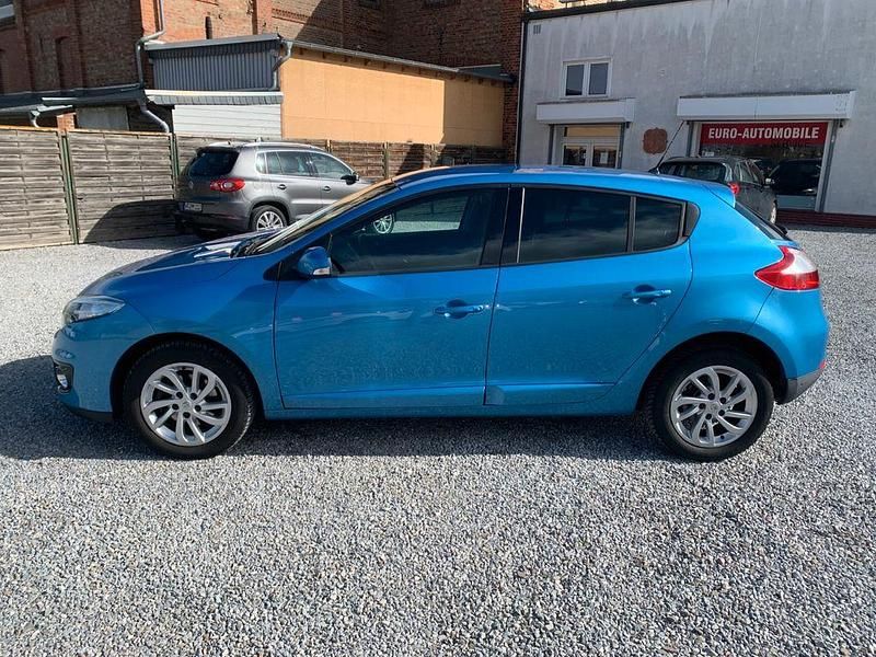 Gebraucht Renault Mégane Dynamique 131 PS (96 kW) 2012 Blau Limousine