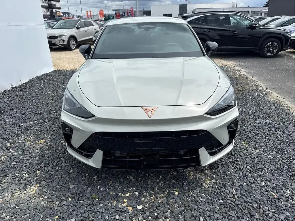 Neu Cupra Leon 150 PS (110 kW) 2026 Taiga grau Limousine