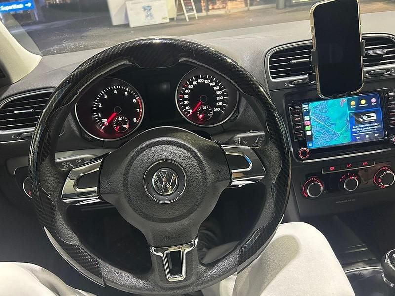 Gebraucht VW Golf VII 85 PS (62 kW) 2012 Weiß Limousine