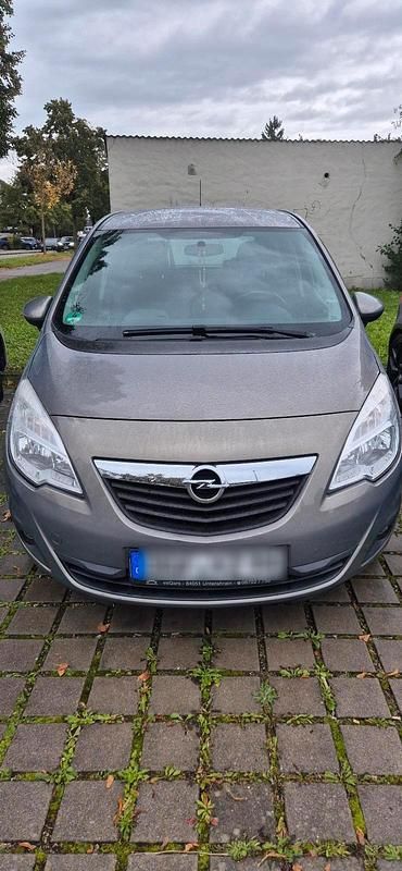 Braun Gebraucht 2011 Opel Meriva Design Edition Van / Kleinbus | 4.300 € (Fairer Preis) - Bild 1/4