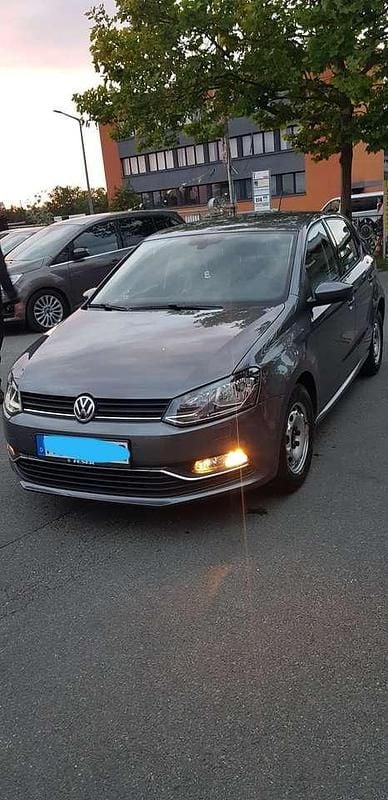Gebraucht VW Polo LOUNGE 90 PS (66 kW) 2015 Limousine