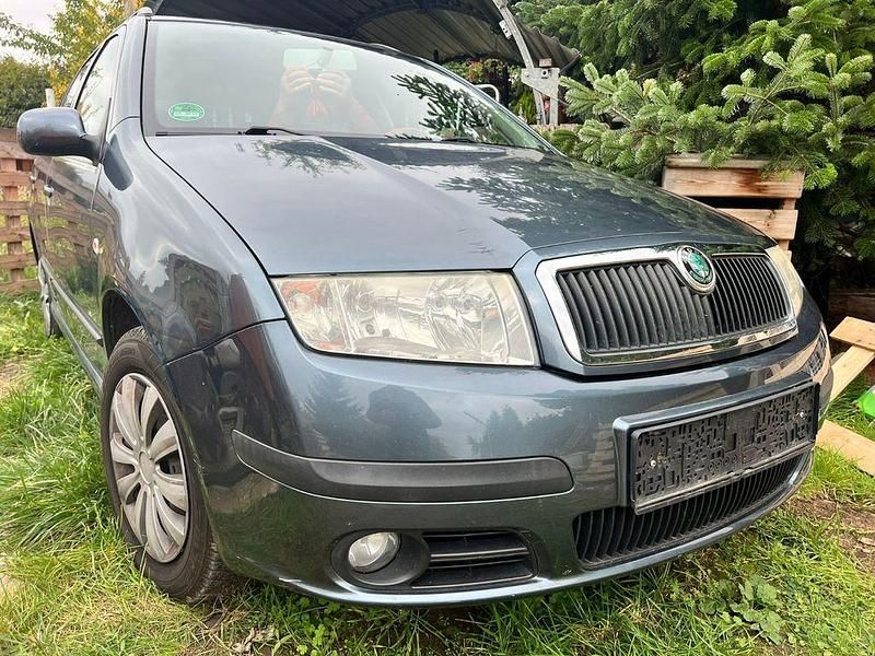 Grau Gebraucht 2006 Skoda Fabia Ambiente Kombi | 3.900 € (Teuer) - Bild 1/4