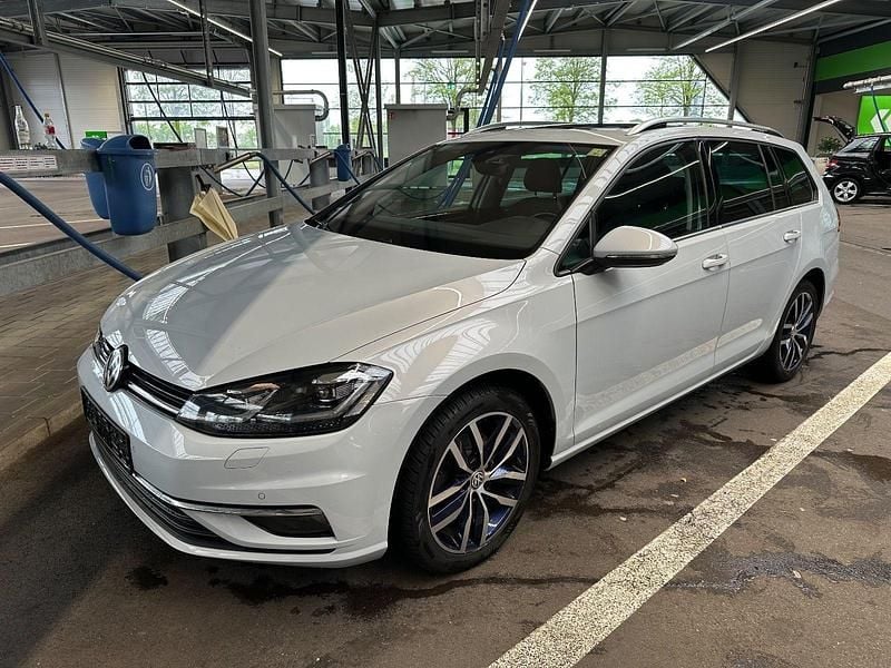 Weiß Gebraucht 2017 VW Golf VII Highline Kombi | 11.500 € (Fairer Preis) - Bild 1/4