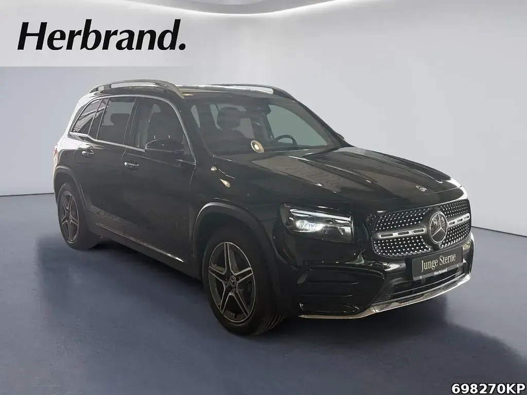 Gebraucht Mercedes GLB200 AMG 150 PS (110 kW) 2025 Metalliclack kosmosschwarz SUV