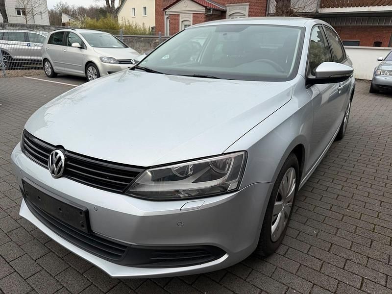 Gebraucht VW Jetta 105 PS (77 kW) 2012 Silber Limousine