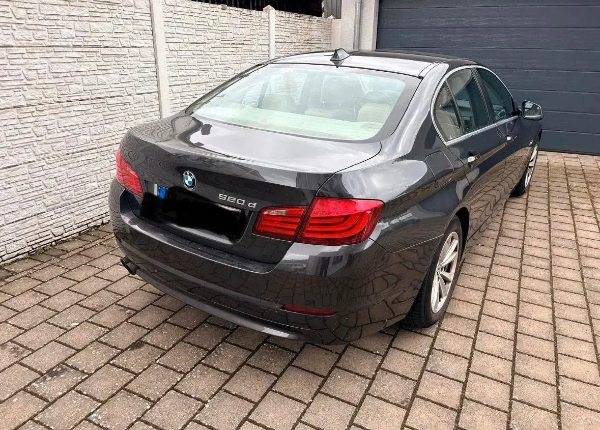 Second-hand BMW 520 184 CP (135 kW) 2010 Gri Berlinǎ