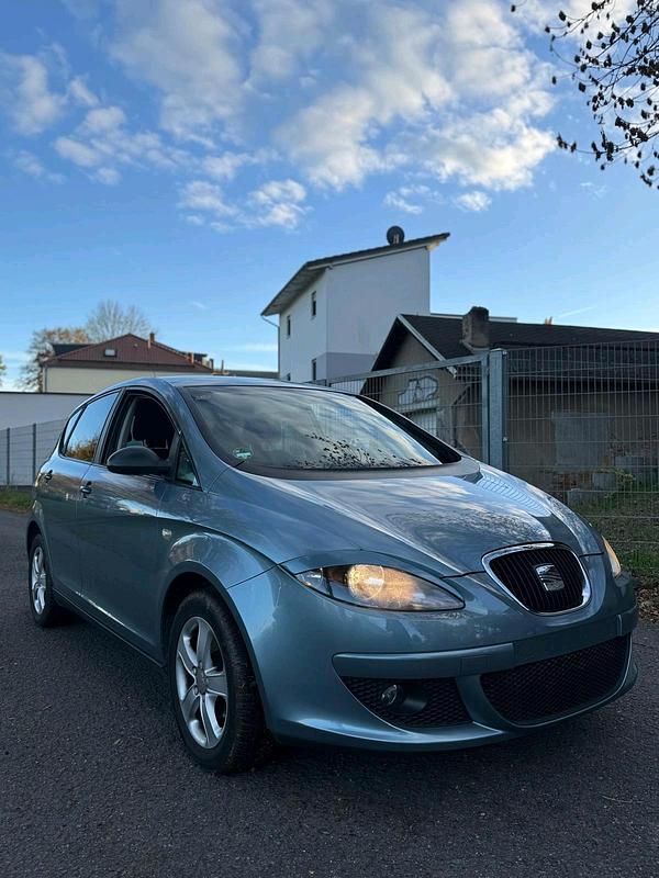 Blau Gebraucht 2006 Seat Altea Van / Kleinbus | 2.000 € (Guter Preis) - Bild 1/4